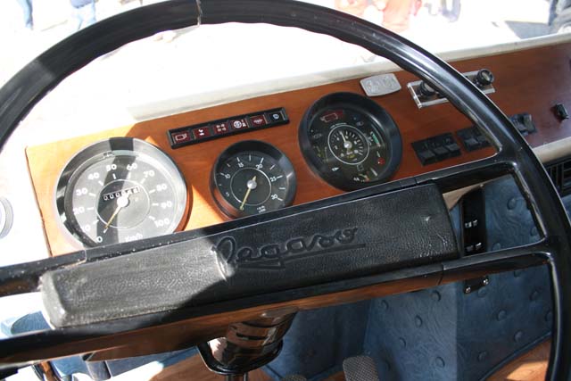Cuadro de mandos de los primeros Pegaso cabina cuadrada, series 1080.